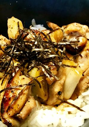 簡単⭐️鶏肉の串焼き丼-レシピのメイン写真