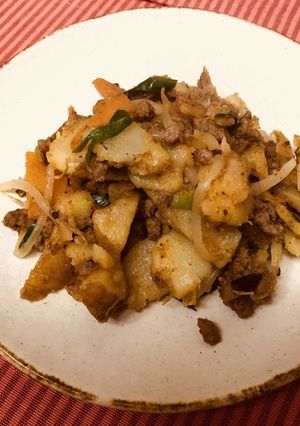 ジャガイモと合挽き肉のカレー風味炒め-レシピのメイン写真