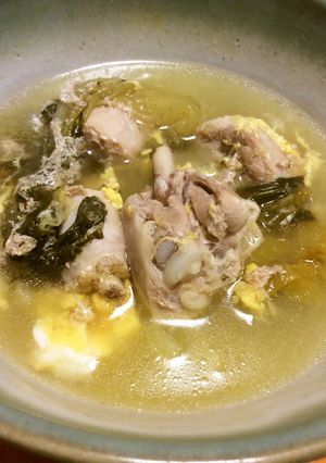圧力鍋で骨付鶏と青梗菜の生姜鶏ガラ卵スプ-レシピのメイン写真