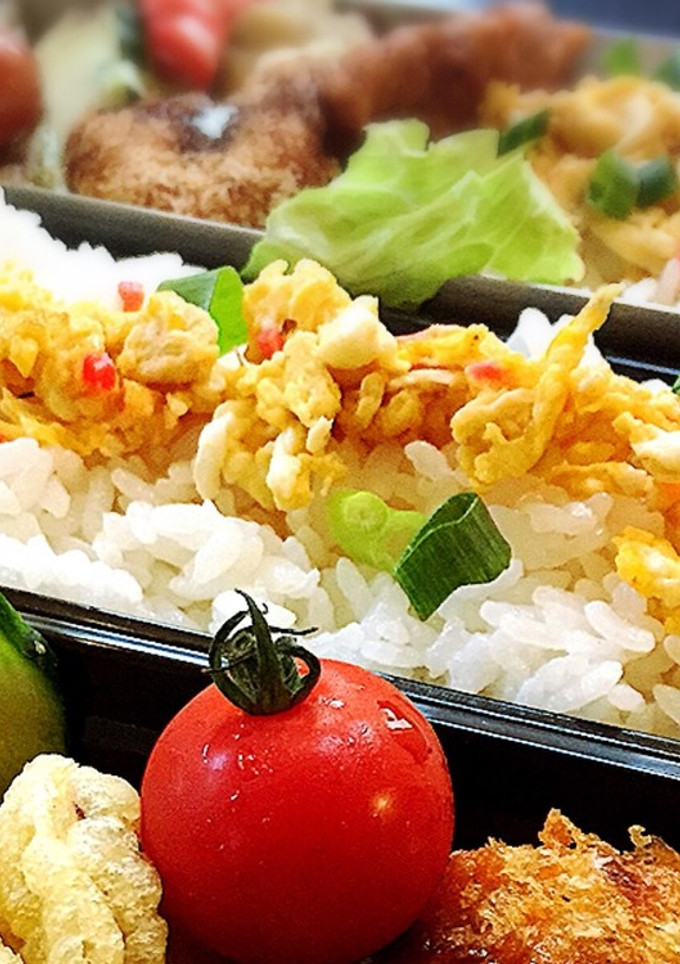 お弁当にも♪簡単紅生で炒り卵-レシピのメイン写真