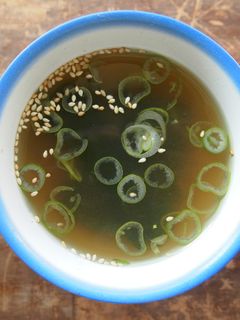わかめの梅昆布茶スープ-レシピのメイン写真