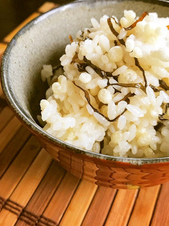 簡単!節約◎塩昆布と天かすの混ぜご飯-レシピのメイン写真