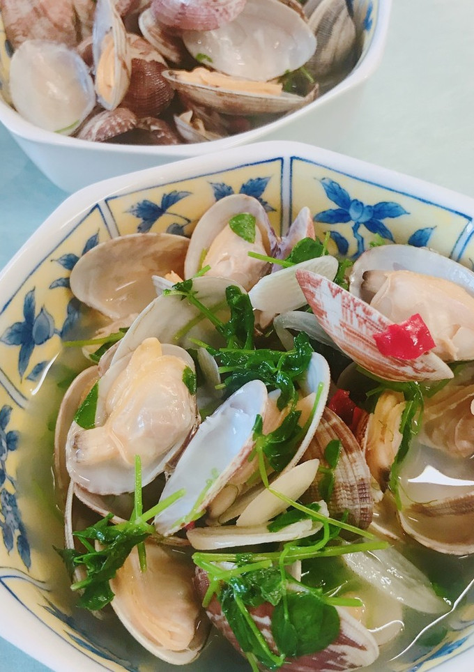 簡単！あさりと豆苗の白ワイン蒸し-レシピのメイン写真