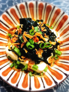 簡単♪ラー油ワカメ冷奴-レシピのメイン写真