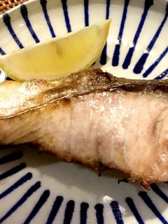 新鮮なブリは塩焼きが最高!!-レシピのメイン写真