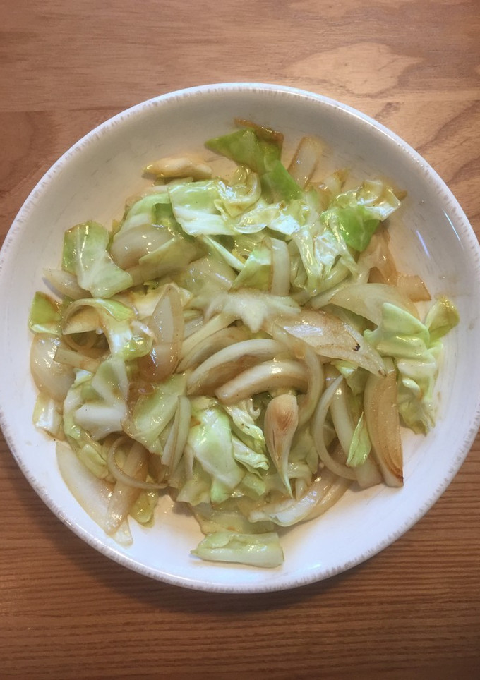 牡蠣だし醤油キャベツと玉ねぎの野菜炒め-レシピのメイン写真