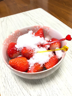 苺に砂糖←私の苺の食べ方 ^ ^-レシピのメイン写真