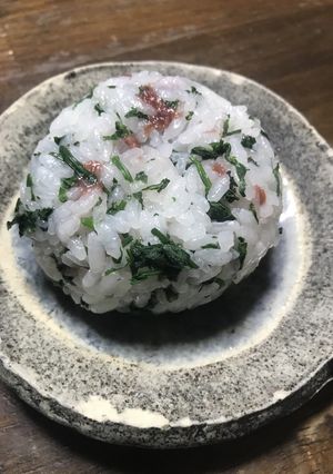 セリと梅干しのおにぎり-レシピのメイン写真
