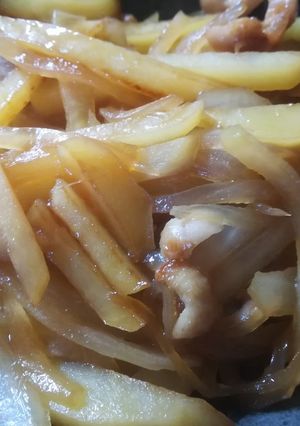 春玉ねぎ、じゃがいもと鶏皮炒め-レシピのメイン写真