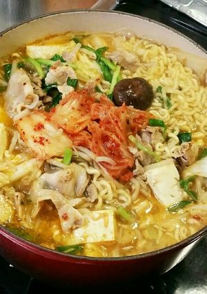 夏にピッタリ☆辛ラーメン鍋-レシピのメイン写真