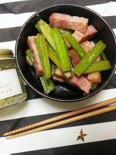 セロリとベーコンの塩麹炒め-レシピのメイン写真