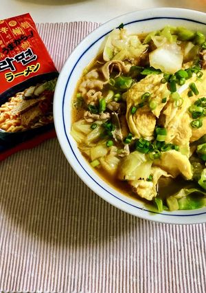 野菜炒めとふんわり卵でまろやか辛ラーメン-レシピのメイン写真