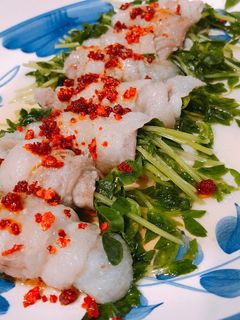 電子レンジで簡単!ピリ辛豆苗の豚肉巻き!-レシピのメイン写真