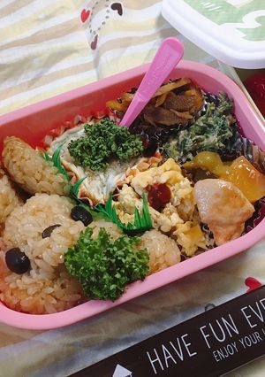 おかかご飯でうさぎさん弁当-レシピのメイン写真