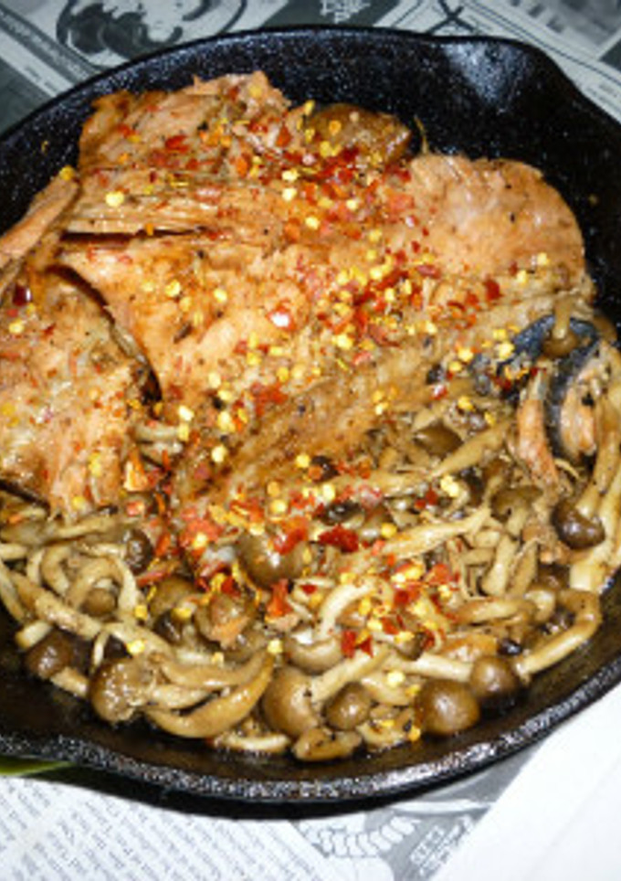 讃岐さーもんのアラとシメジのアヒージョ炒-レシピのメイン写真