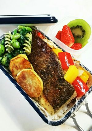 お弁当⑯★魚屋さんのバジルオイル漬け★-レシピのメイン写真