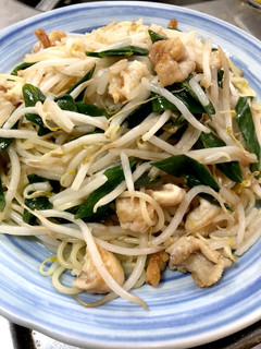 鶏皮、もやしでアジアン焼きそば風パスタ-レシピのメイン写真