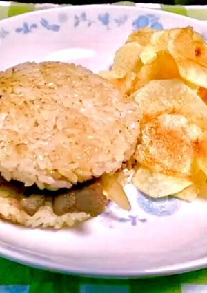 セリアの型で！作って楽しいライスバーガー-レシピのメイン写真