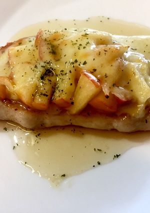 簡単おしゃれ！豚肉のりんごのせソテー＊-レシピのメイン写真