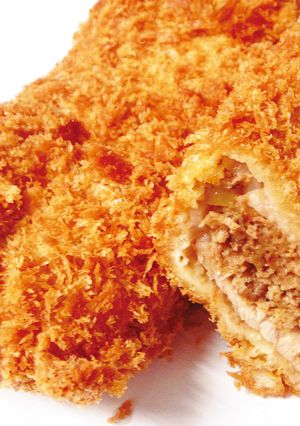 ボリューム満点!ハンバーグ挟みトンカツ-レシピのメイン写真