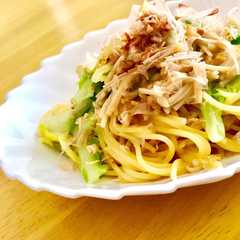 รูปของ 簡単！春キャベツとなめ茸の和風パスタ♡