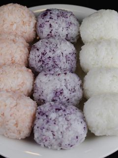 お弁当のおにぎり ゆかり・たらこ・梅干し-レシピのメイン写真