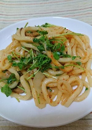 豆苗のピリ辛焼きうどん(^-^)-レシピのメイン写真
