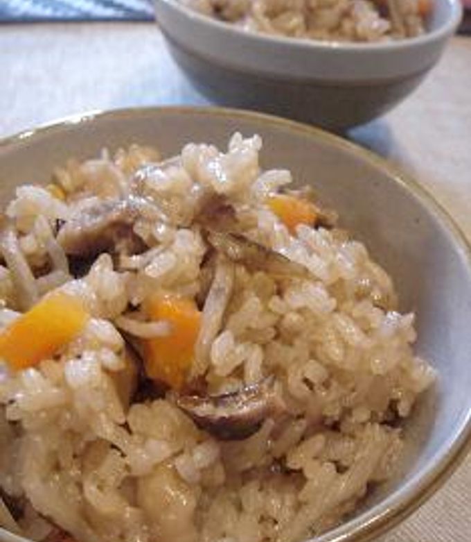 烏龍茶香る★ツヤツヤ中華風炊き込みご飯-レシピのメイン写真