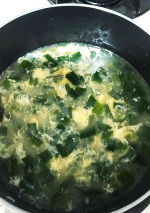 親子で食べる☆ニラ玉の味噌汁-レシピのメイン写真