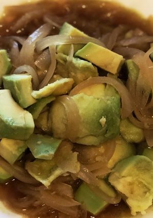 玉ねぎとアボカドの麺つゆ煮-レシピのメイン写真