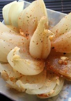 丸ごとレンチン玉ねぎ♪マヨ七味しょうゆ味-レシピのメイン写真
