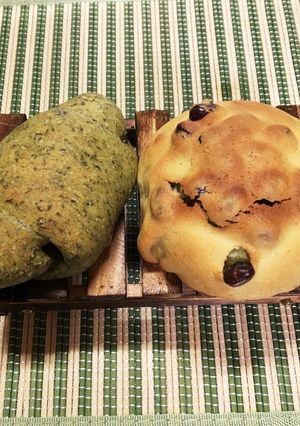 自家製天然酵母の甘納豆入りヨモギパン-レシピのメイン写真