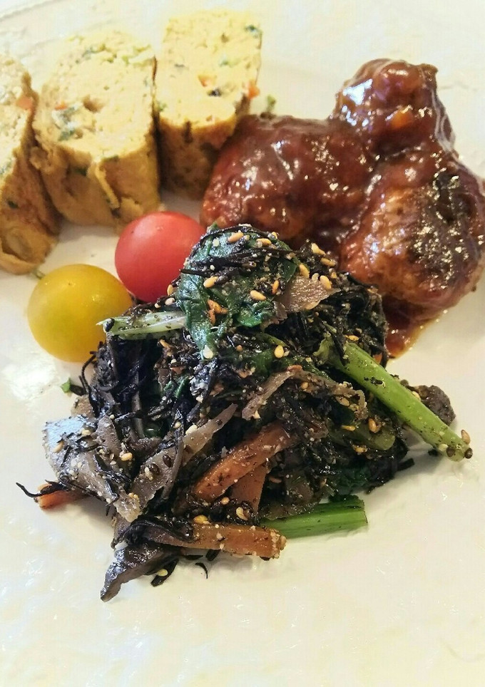 ひじきの煮物の残りとほうれん草の和え物-レシピのメイン写真