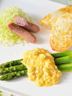 アスパラにとろとろ卵をのせて朝定食♪-レシピのメイン写真