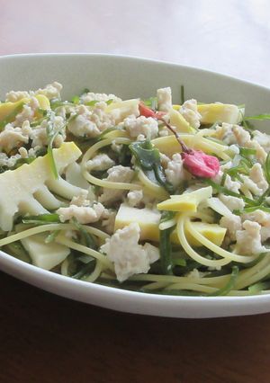 鶏ひき肉とタケノコと切り昆布の和風パスタ-レシピのメイン写真