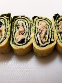 からしツナマヨいりごま葱in卵焼き-レシピのメイン写真