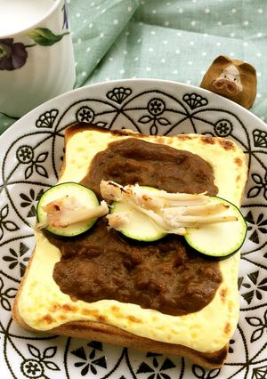 かぼちゃカレーの残りで、ドテマヨトースト-レシピのメイン写真