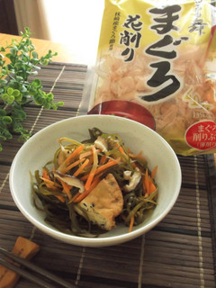 まぐろ出汁で 切り昆布とがんもどきの煮物-レシピのメイン写真