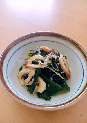 ちくわ♬ワカメ♬しらすの 胡麻ポン炒め-レシピのメイン写真