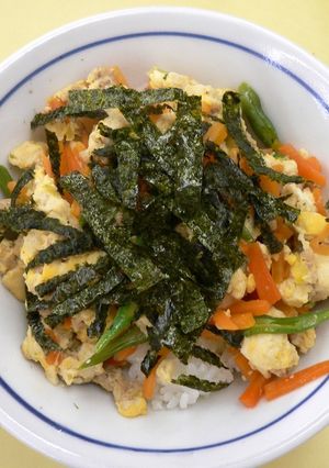 鶏肉炒り豆腐丼★めんつゆで簡単メニュー♪-レシピのメイン写真