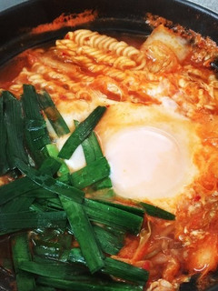 一人ご飯に♪プデチゲ風ラーメン-レシピのメイン写真