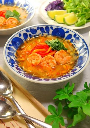 簡単★豆もやしと海老のレッドカレースープ-レシピのメイン写真