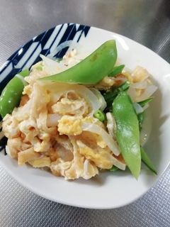 春*スナップえんどうと新玉ねぎの卵とじ-レシピのメイン写真