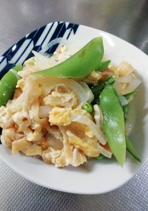 春*スナップえんどうと新玉ねぎの卵とじ-レシピのメイン写真