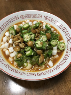 オクラとめかぶのネバトロ辛ラーメン-レシピのメイン写真