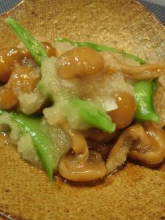 スナップえんどうとなめこのみぞれ和え-レシピのメイン写真