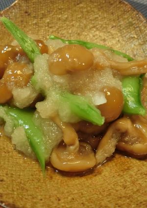 スナップえんどうとなめこのみぞれ和え-レシピのメイン写真