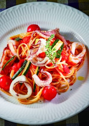 イカと季節野菜のトマトパスタフリット添え-レシピのメイン写真