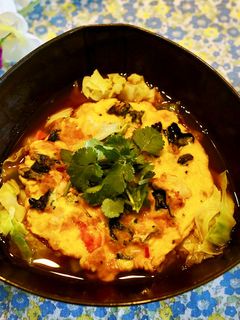 春キャベツと海老入り卵焼きの辛ラーメン-レシピのメイン写真