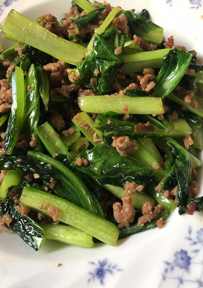 簡単丼でもおかずでもひき肉小松菜の炒め物-レシピのメイン写真